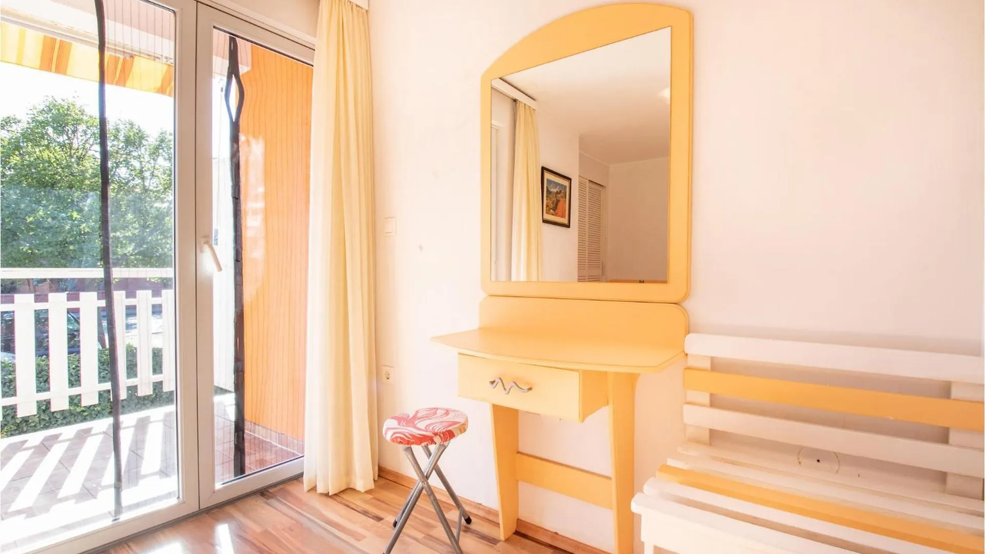 1 Bedroom Beautiful Apartment In Seline Croatia